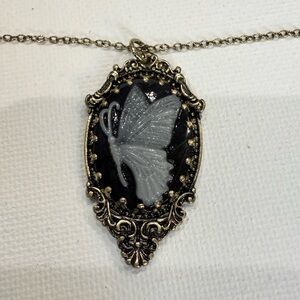New! Elegant Gold Cameo Butterfly Vintage Pendant Necklace